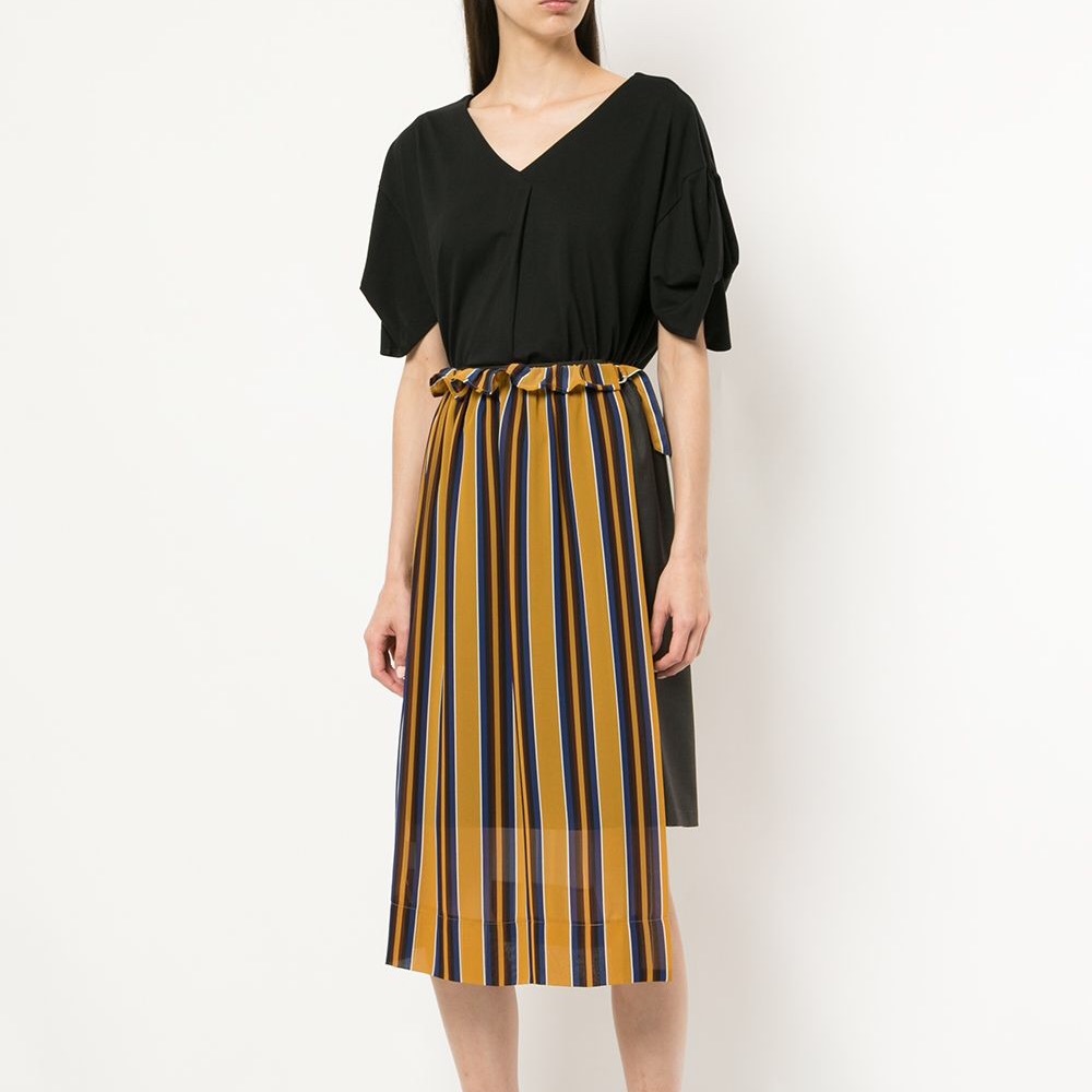 Guild Prime draped-sleeve V-neck T-shirt